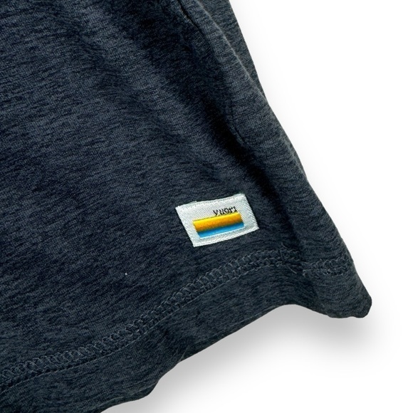 Vuori Strato Tech Shirt Mens XL Blue Athleisure Performance Workout Quiet Luxury - Picture 3 of 8